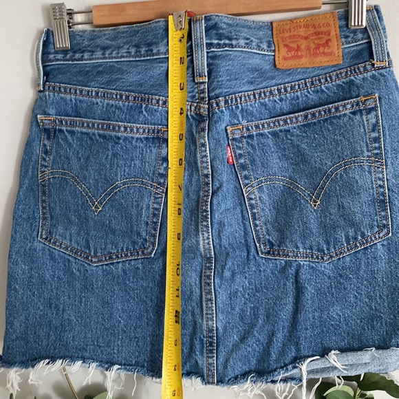 LEVI'S
Deconstructed Denim Skirt size 27 “ waist cowboy cowgirl country jean - Picture 5 of 14